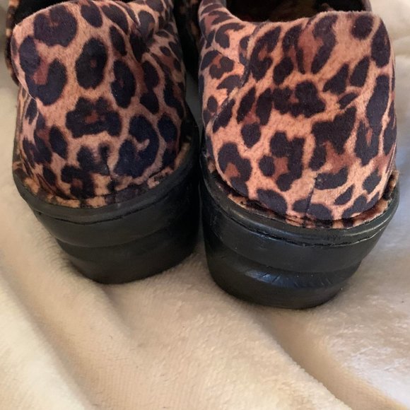 EUC Born b.o.c. leopard print slip on clog size 9.5 - Picture 3 of 5